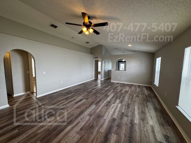 Foto del edificio - 6581 Gentle Oaks Dr S