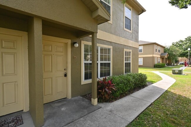 Building Photo - 5904 Willow Ridge Dr