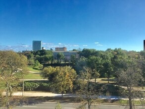 Building Photo - 85 Park Dr