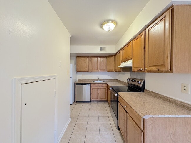 Photo - Charming & Modern Annandale Retreat on Conwell Dr Apartment