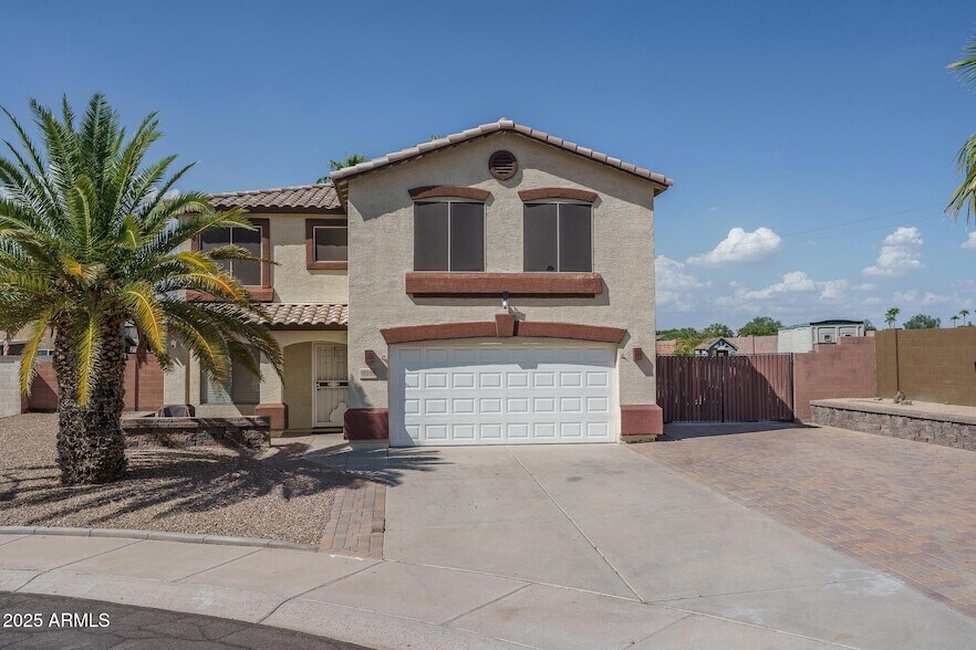 Foto principal - 16006 W Lincoln St