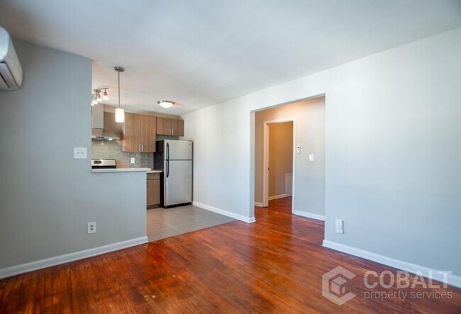 Foto del edificio - 949 Greenwood Ave NE