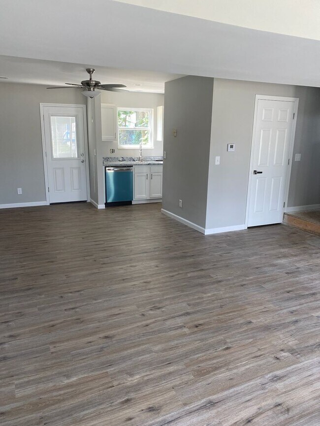 Building Photo - 4513 Decoursey Ave