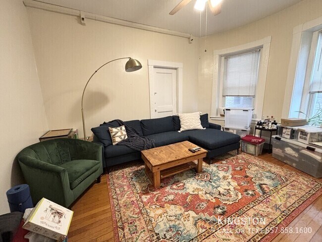 Foto del edificio - 1481 Beacon St
