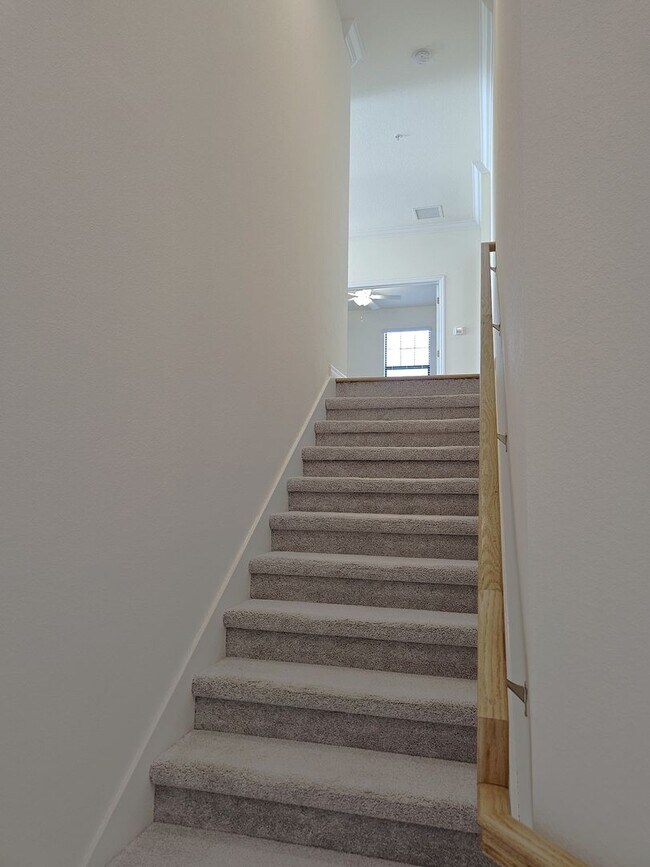 Building Photo - Annual Unfurnished Condo 2 Bedroom 2 Bathr...
