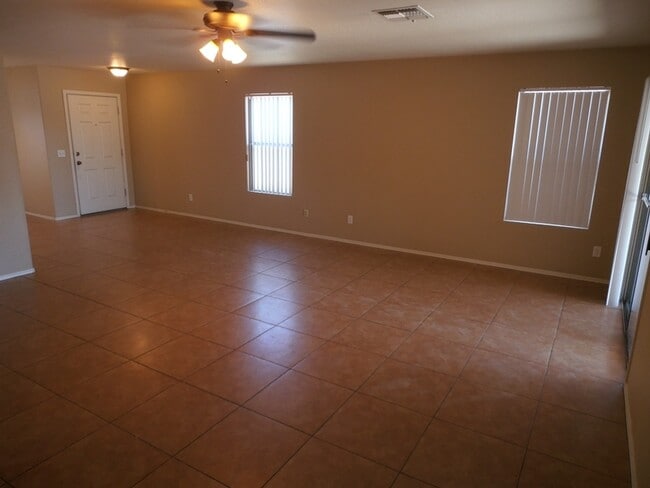 Building Photo - Midvale Park Home with 4 bedrooms and 2 baths