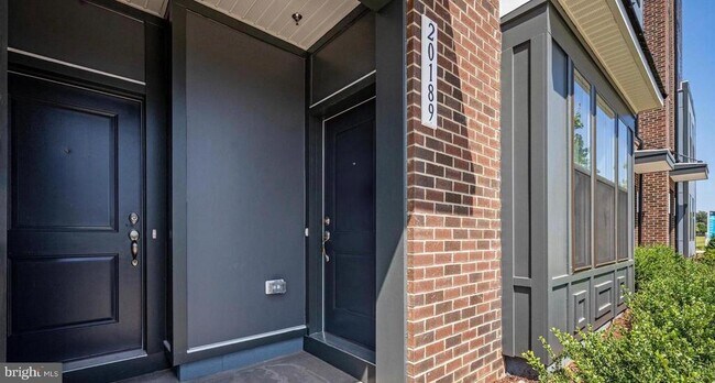 Building Photo - 20189 Northpark Dr