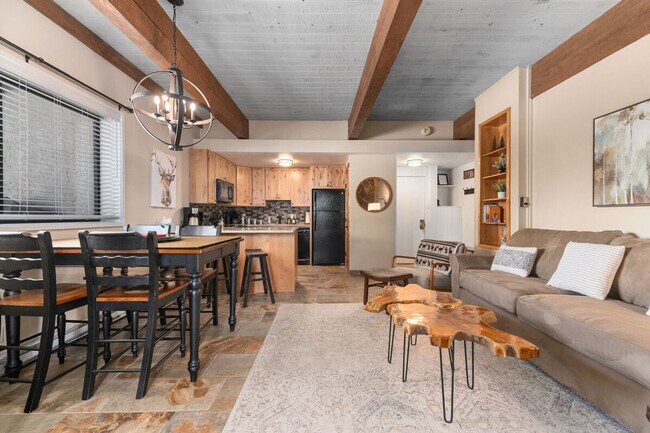 Foto del edificio - 2275 Storm Meadows Dr