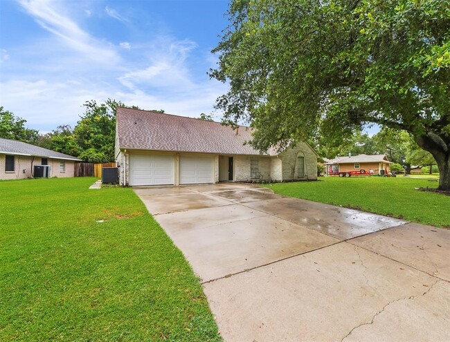 Foto del edificio - 108 Bayou Glen St