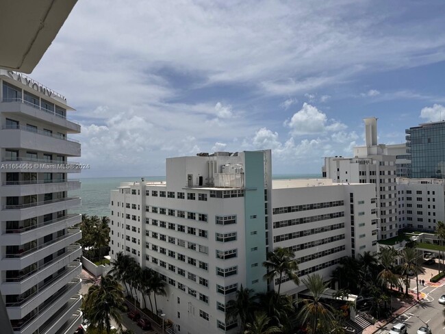 Foto del edificio - 3200 Collins Ave