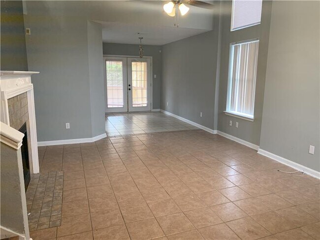 Building Photo - 2302 Tracey Ann Ln