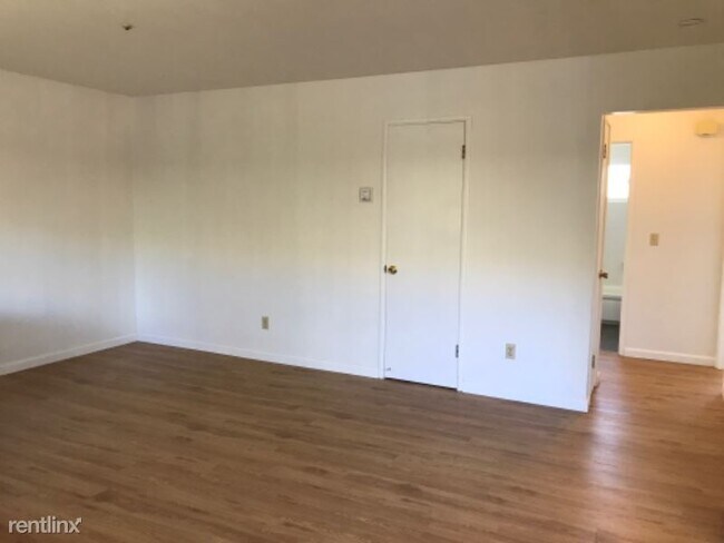 Building Photo - 408 Klute St