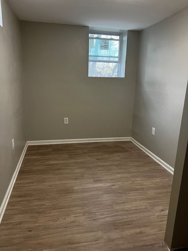 Building Photo - Oak Ridge 37830 - 2 bed 1 bath apartment -...