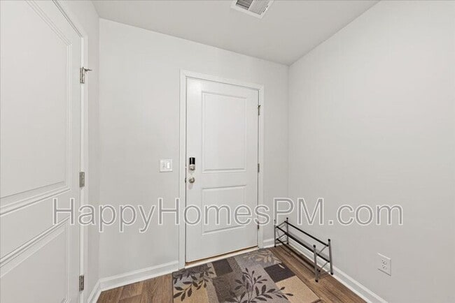 Building Photo - 4698 Palm View Cir