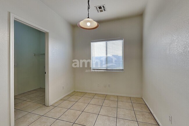 Foto del edificio - 6513 W Miami St