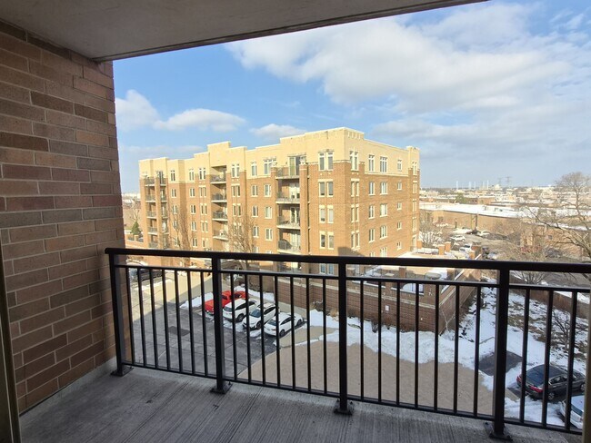 Foto del edificio - 655 Perrie Dr