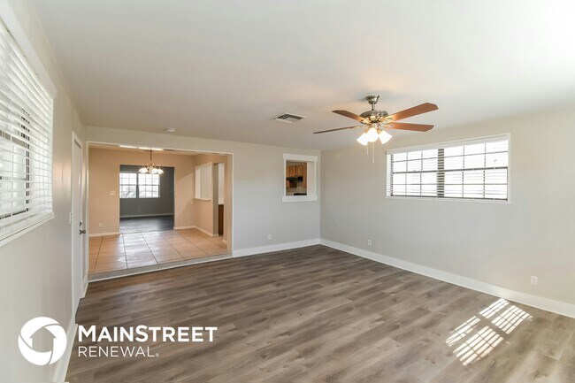 Foto del edificio - 6528 Blackwood Dr