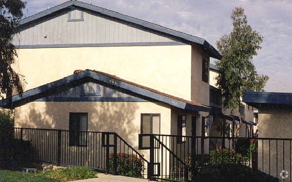 Building Photo - 965 S Smith Ave