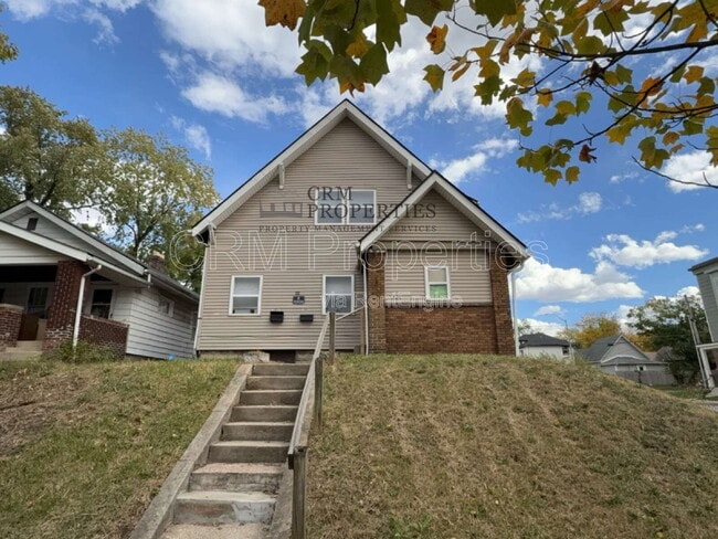 Photo - 301.5 N Temple Ave Townhome