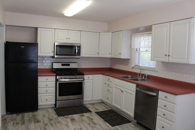 Building Photo - 30 E 300 S