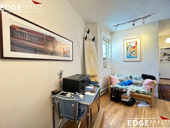 Building Photo - 15 Colborne Rd