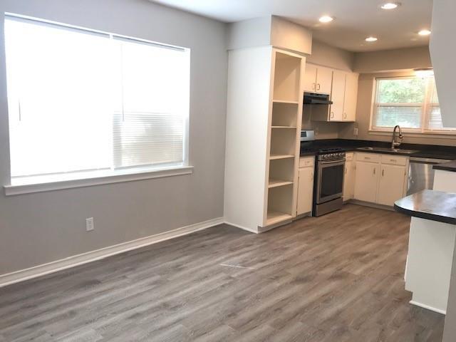 Building Photo - 902 Bradfield Dr