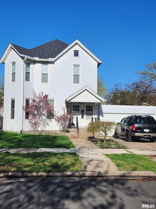 2014 Farnam St, Davenport, IA 52803 Townhome Rentals in Davenport IA