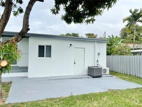 Building Photo - 430 NW 51st Ave
