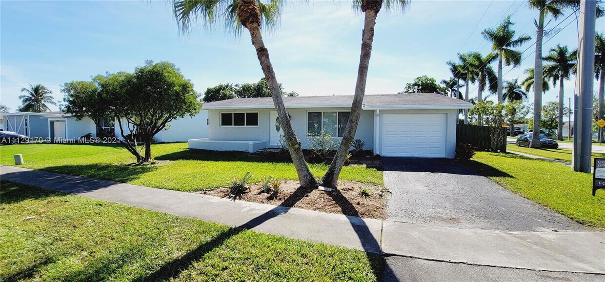 Northwest 39th Street, Sunrise, FL 33323 - 3 BR 2 BA single-family home - Northwest 39th Street, Sunrise, FL 33323 - 3 BR 2 BA single-family home