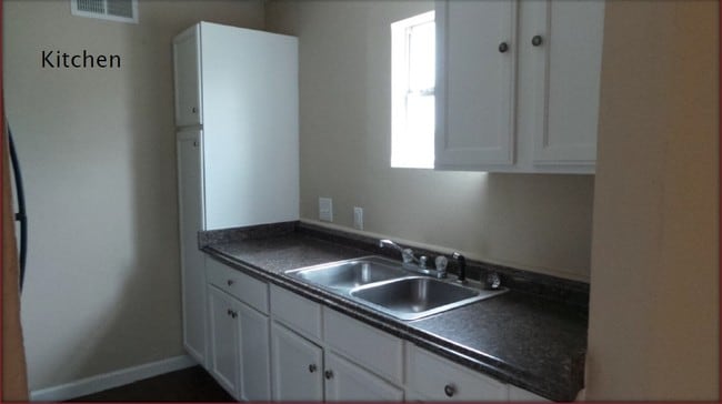 Kitchen - Raptor's Landing Apartments