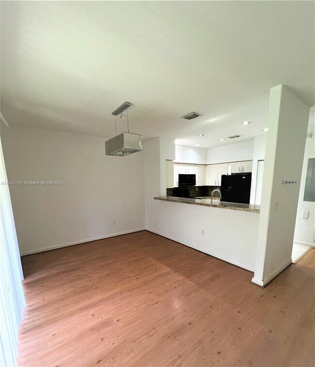 Building Photo - 2553 SW 83rd Terrace
