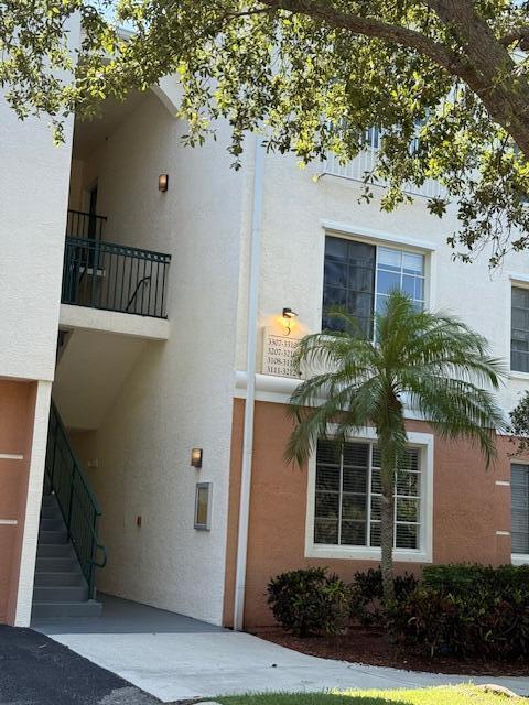 Building Photo - 3207 Myrtlewood Cir E