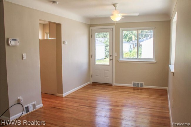 Foto del edificio - 1693 Haynes St