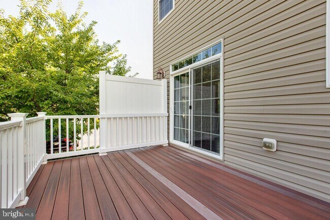 Building Photo - 8607 Summer Waves Way