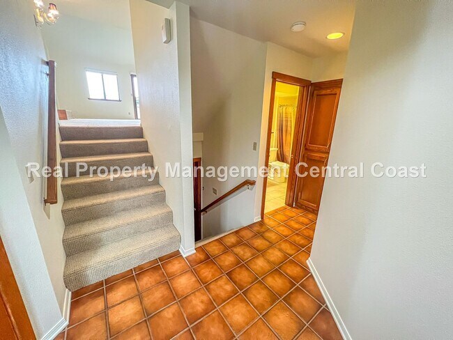 Foto del edificio - AVAILABLE FEBRUARY - Shell Beach Condo Wit...
