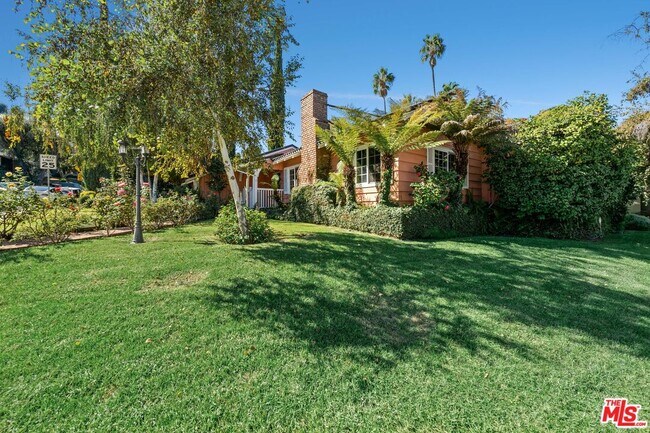 Building Photo - 3761 Wrightwood Dr