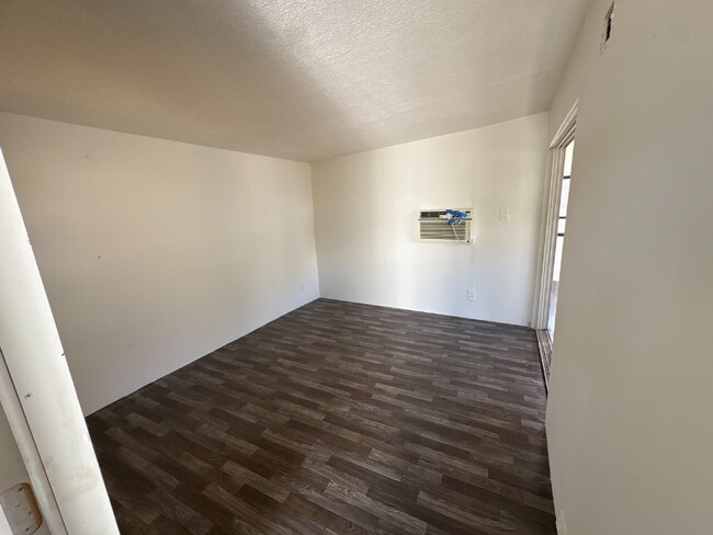 Foto del edificio - 4115 Aurora Rd