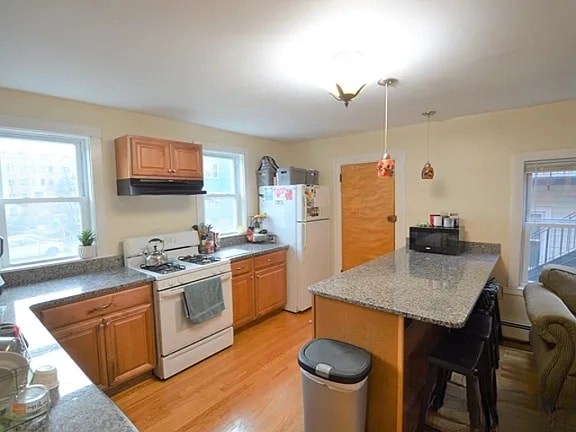 Building Photo - 345 Market St