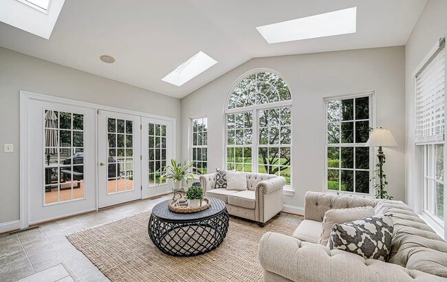 Foto del edificio - 6009 Wake Crest Ct