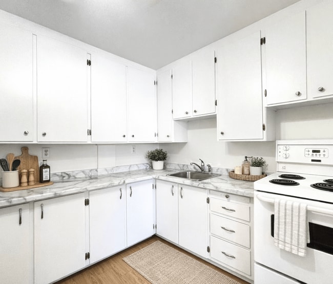 Building Photo - Centennial Towers & Braemore Plaza