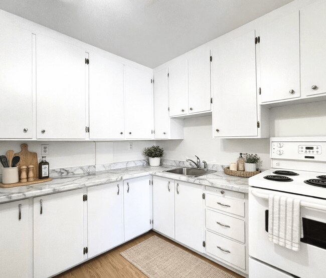 Photo du bâtiment - Centennial Towers & Braemore Plaza