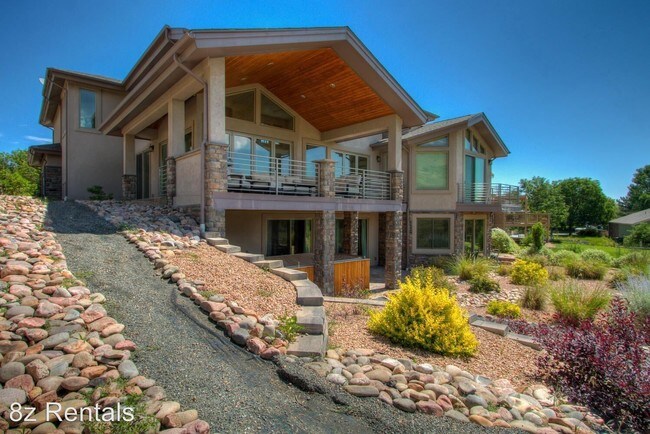 Foto del edificio - 5 br, 4.5 bath House - 470 Utica Avenue
