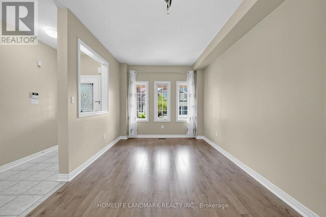 Building Photo - 97 Annina Crescent