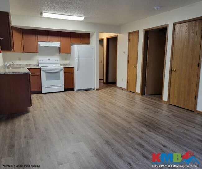 Building Photo - 619 S Johnson-5