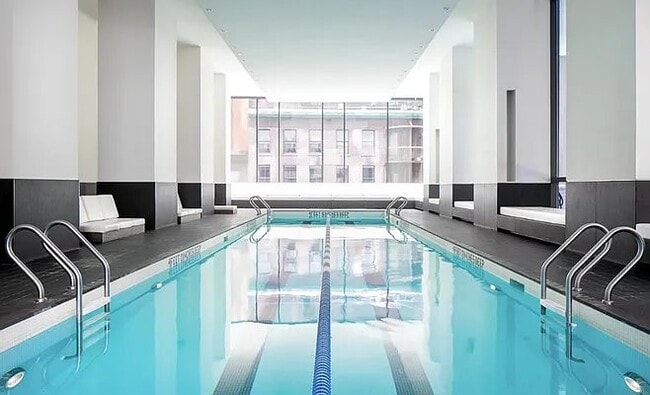 Building Photo - 15 William St