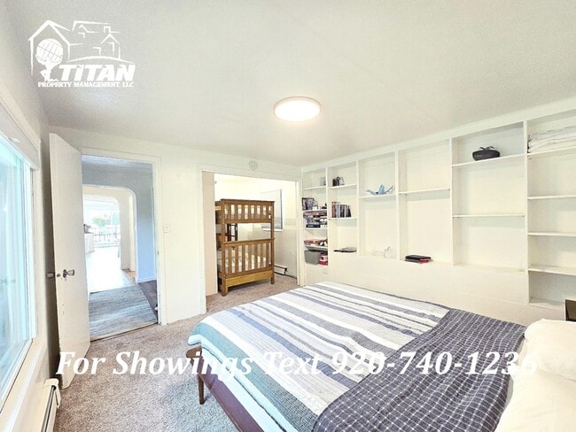 Building Photo - 2619 E Shore Dr