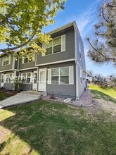Building Photo - 2040 Oakcrest Cir