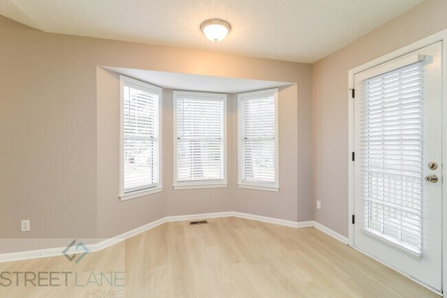 Building Photo - 100 Peach Forest Pl