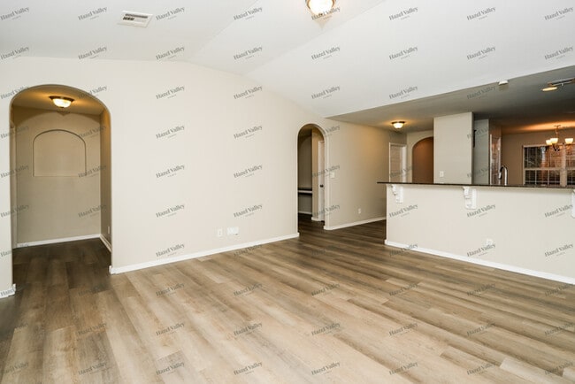 Building Photo - 11059 N 148th E Ave