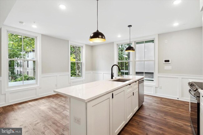 Building Photo - 3519 Hamilton St